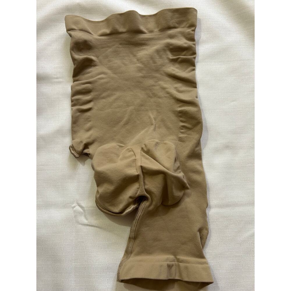 Skims NWOT Seamless High Waisted Shapewear Clay Color Size Small - Picture 2 of 4
